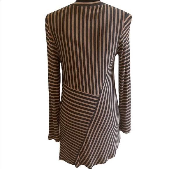 🎉SALE Cabi Slant Asymmetrical Striped Long Sleeve Tunic - Picture 5 of 7